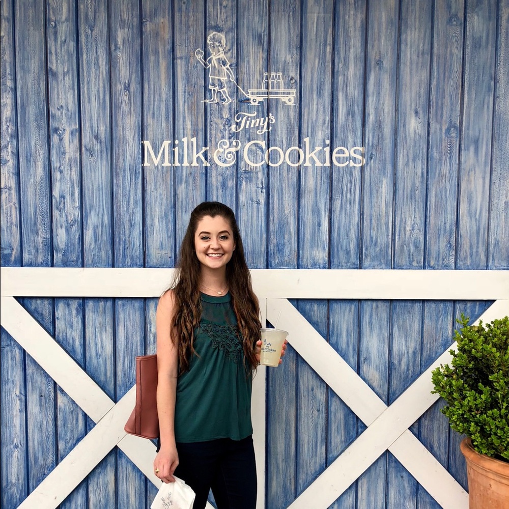 Meet your Posher, Danielle
